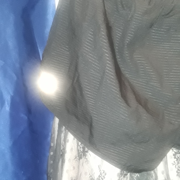 Old Navy Short shorts /swimtrunks - Picture 2 of 4